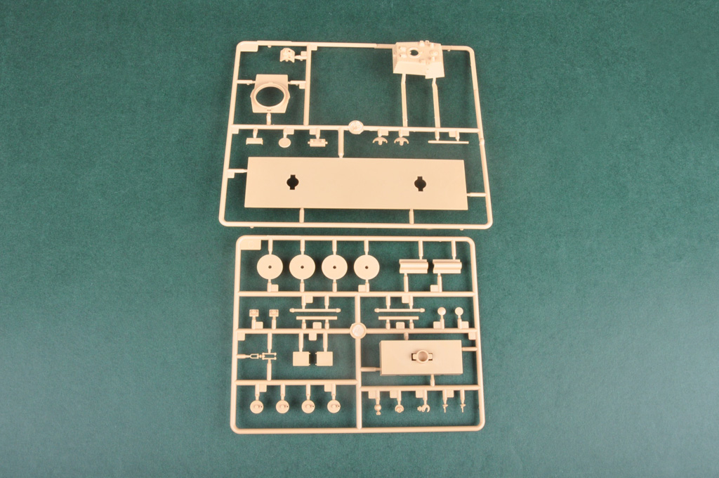 Hobbyboss 82912 Scala 1/72 Tre - Model Kit Zvezda recensione e prezzo